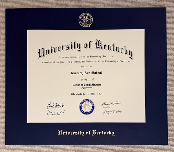 University of Kentucky Doctor of Dental Medicine degree awarded to Kimberly Ann Mahood